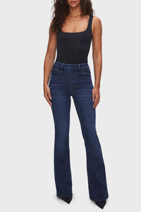 Good American - Pull On Flare Jeans