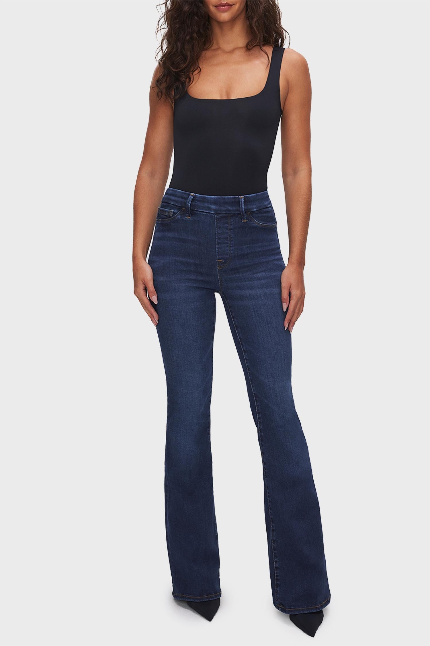 Good American - Pull On Flare Jeans