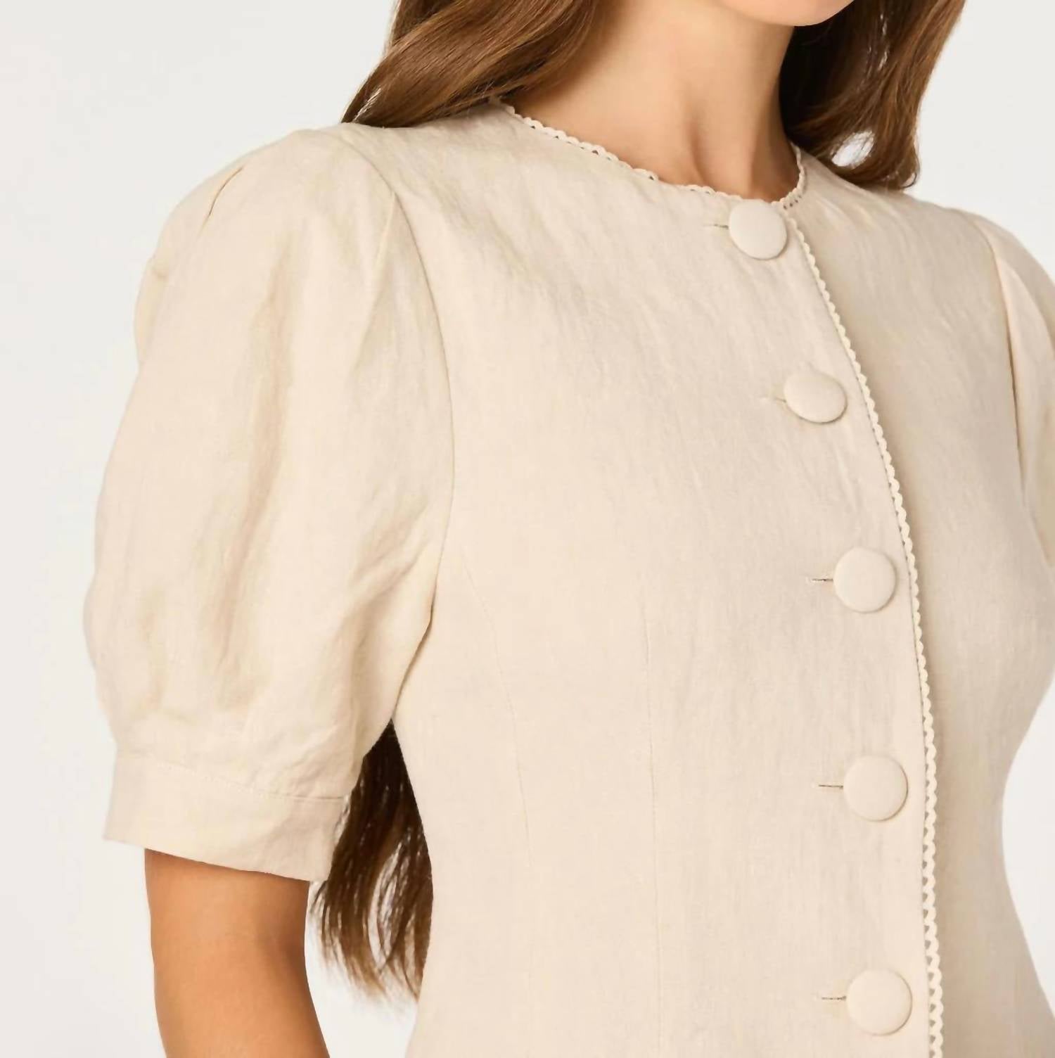 Astr - Cailey Puff Sleeve Button-front Top