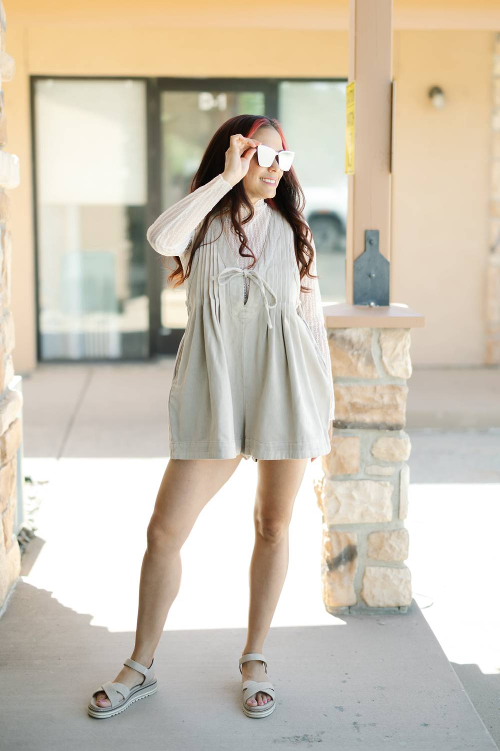 Veveret - Front Pleated V Neck Sleeveless Denim Romper