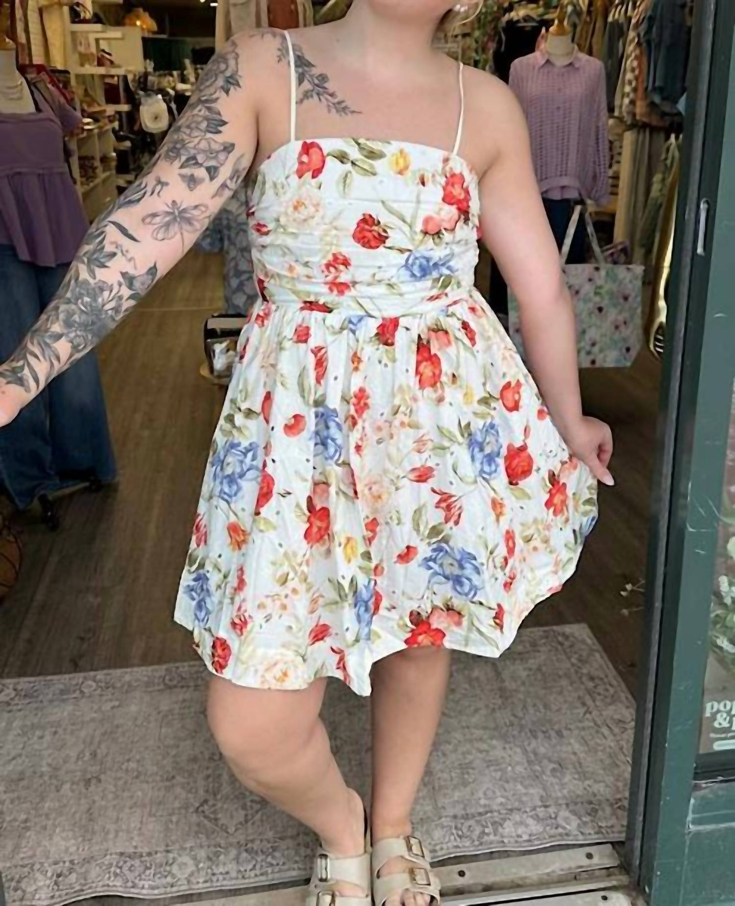 Entro - Women's Sorelle Floral Ruched Mini Dress