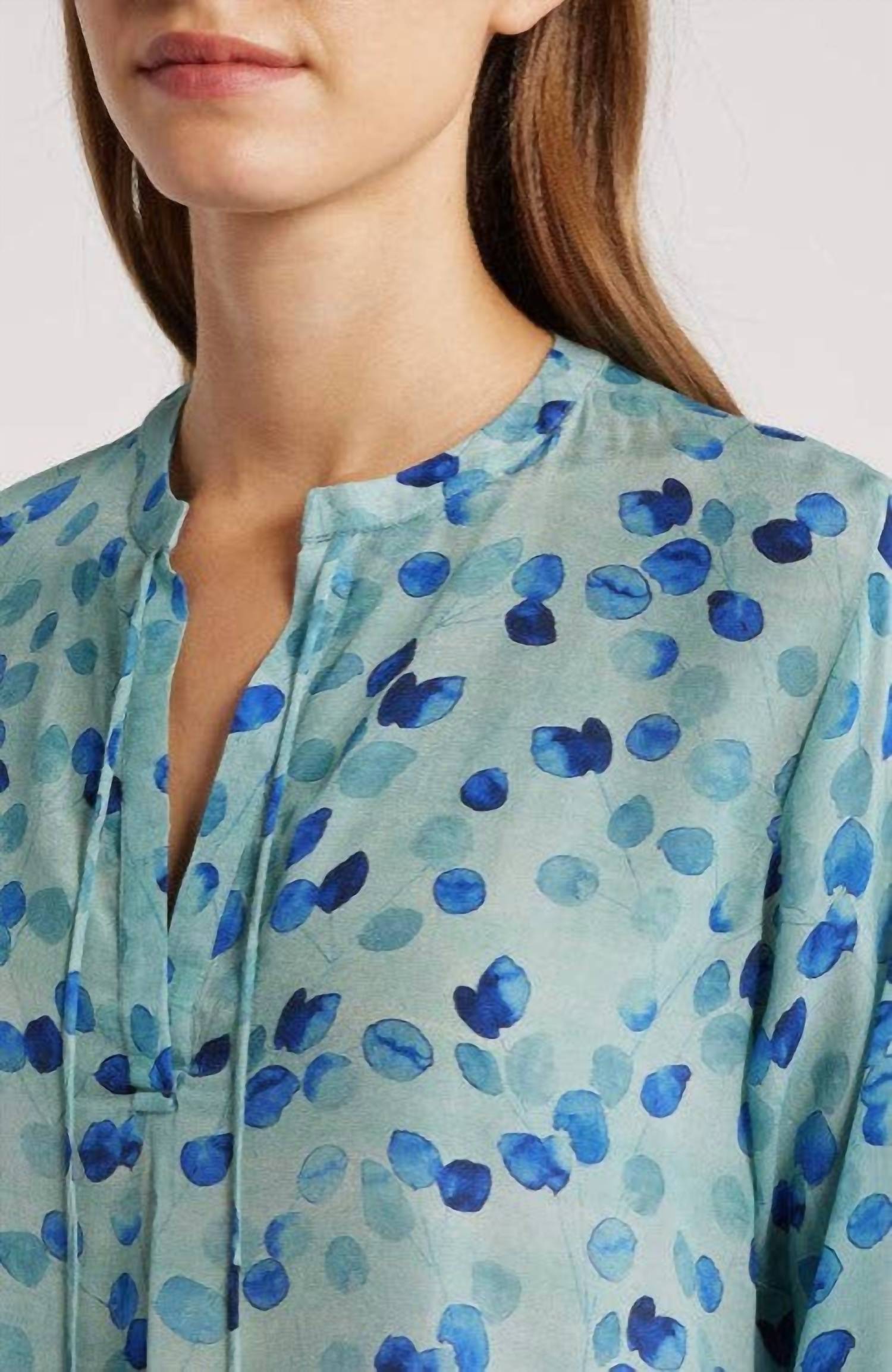 Apny - V-neck With Tassel Blouse