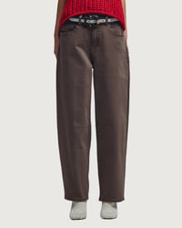Q2 - Naomi Barrel Jean