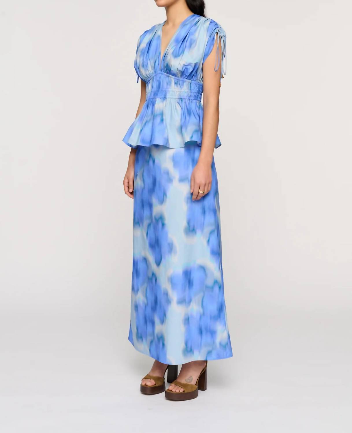 Clea - Savannah V-neck Top
