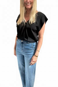 Kld. Signature - V-neck Flowy Hemmed Top