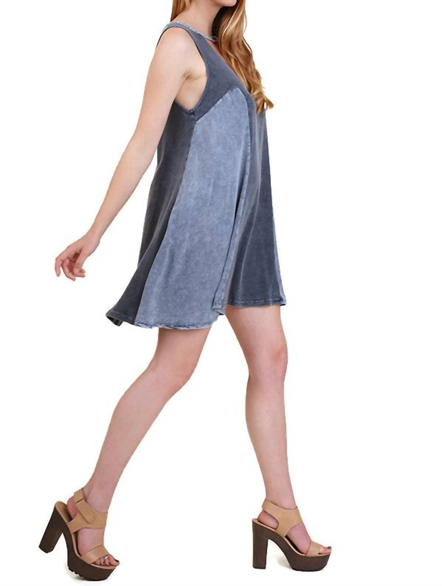 Umgee - Mineral Washed Keyhole Dress
