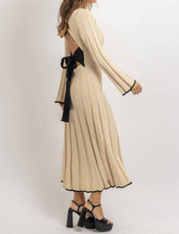 Lalavon - Cam Contrast Bow Maxi Dress