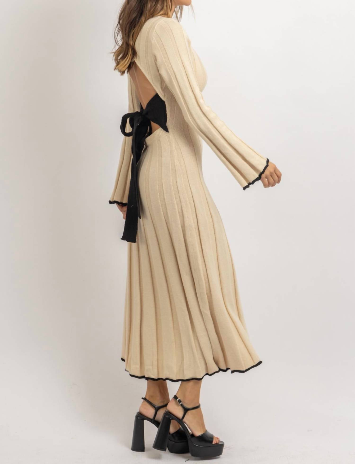Lalavon - Cam Contrast Bow Maxi Dress