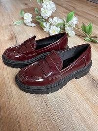 SODA Women's Eureka Loafer in burgundy - women's flats