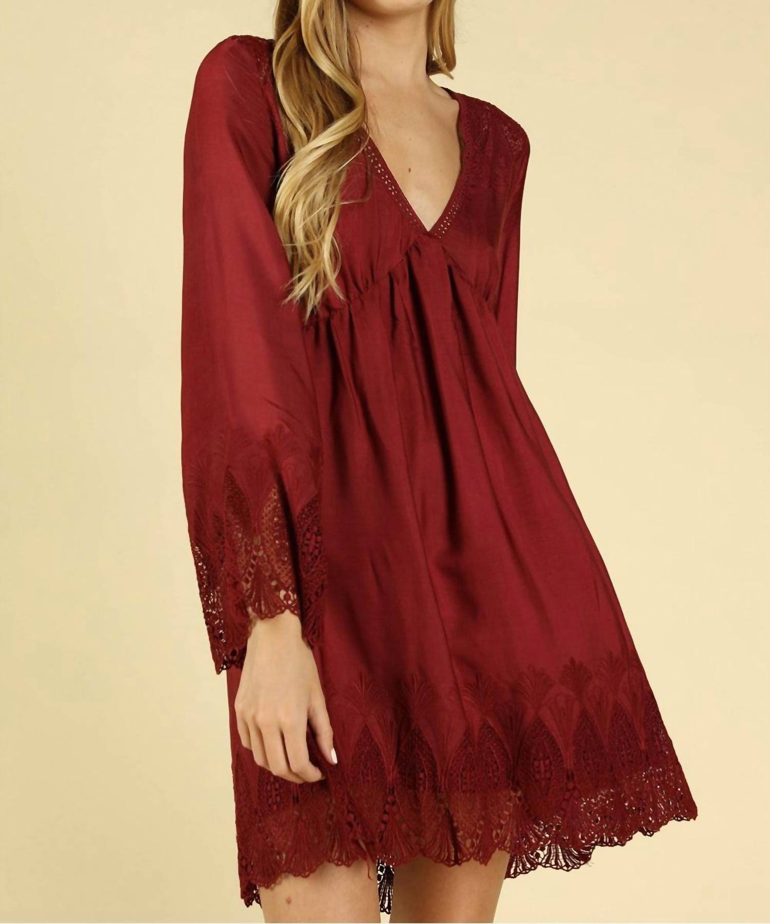 Honey Punch - Heaven's Touch Lace Dress