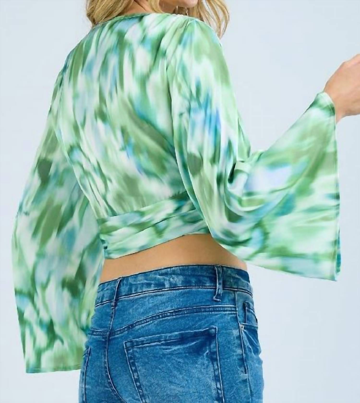 Llove - Bowtie Crop Flare Sleeve Top