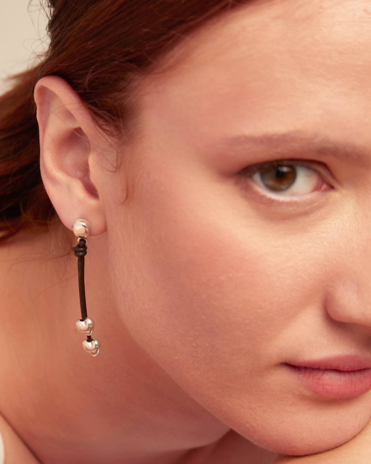 Unode50 - Leather Drop Earrings With Two Small Hearts