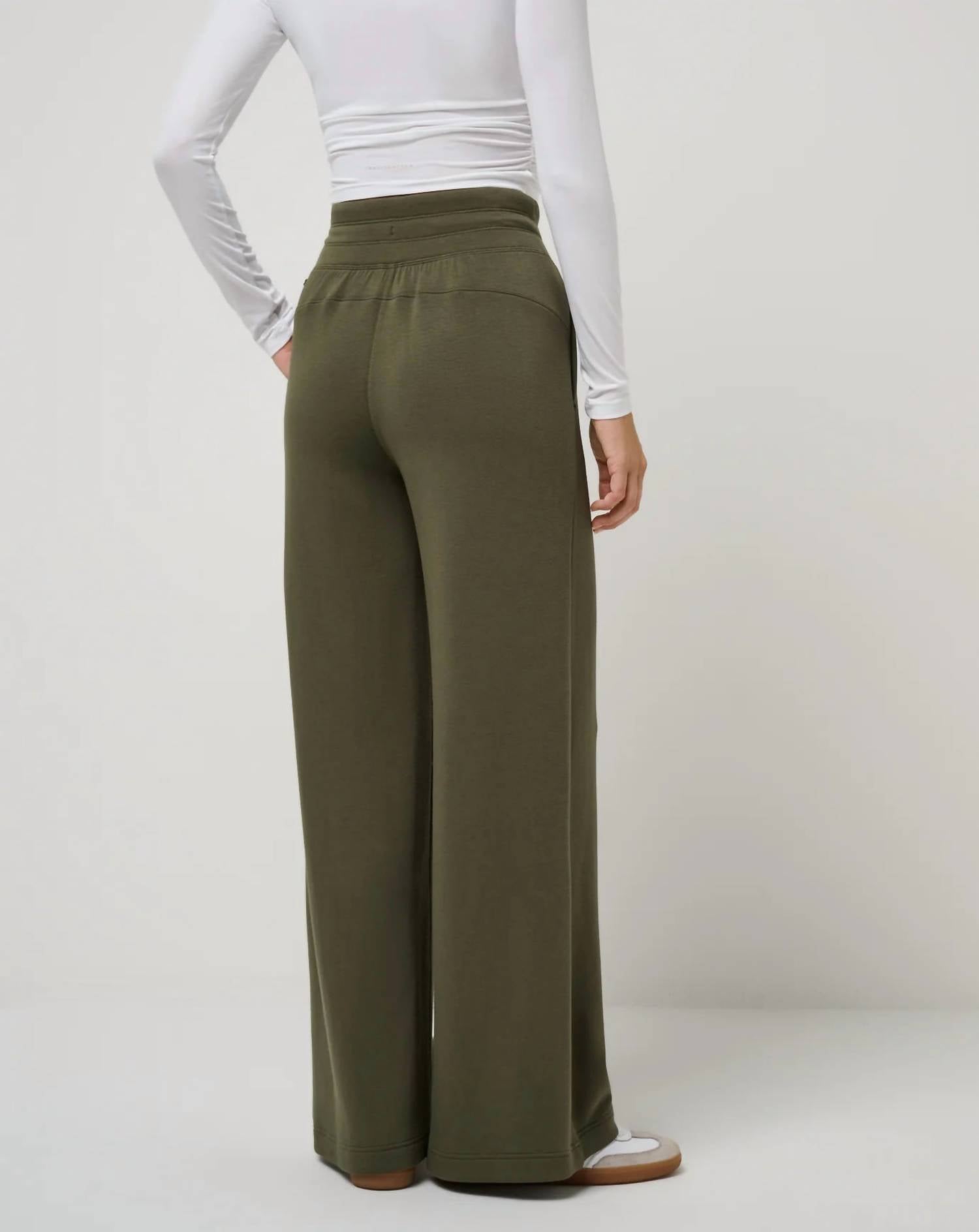 Travis Matthew - Skyloft Soft Wide Leg Pant