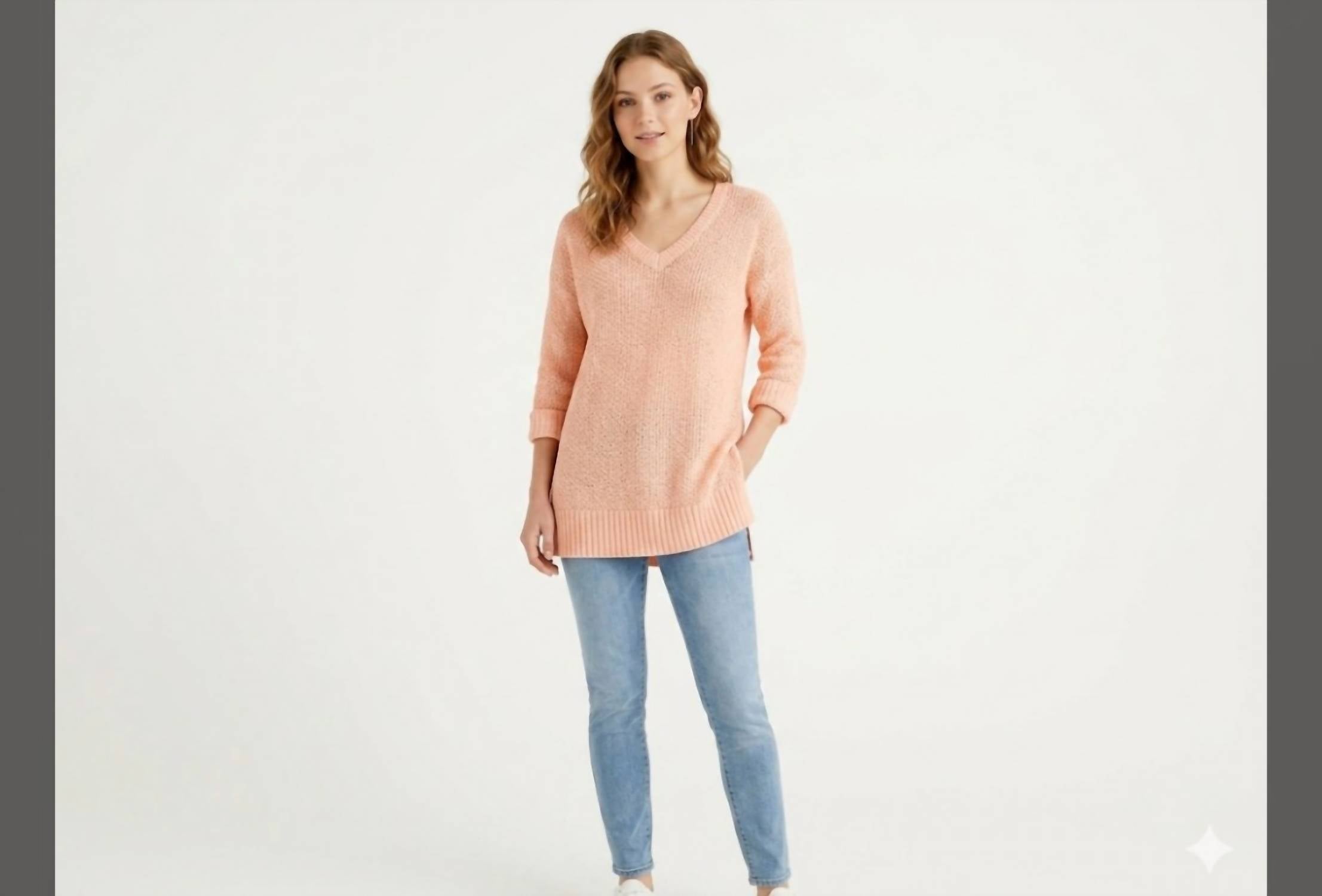 2 Liv - V-neck Pullover Top