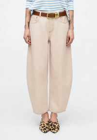 CLOSED Jazzie Barrel Jeans in blush pink - women's jeans - detail view