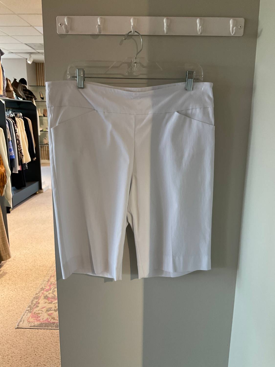 Estelle And Finn - Women's Bermuda Shorts