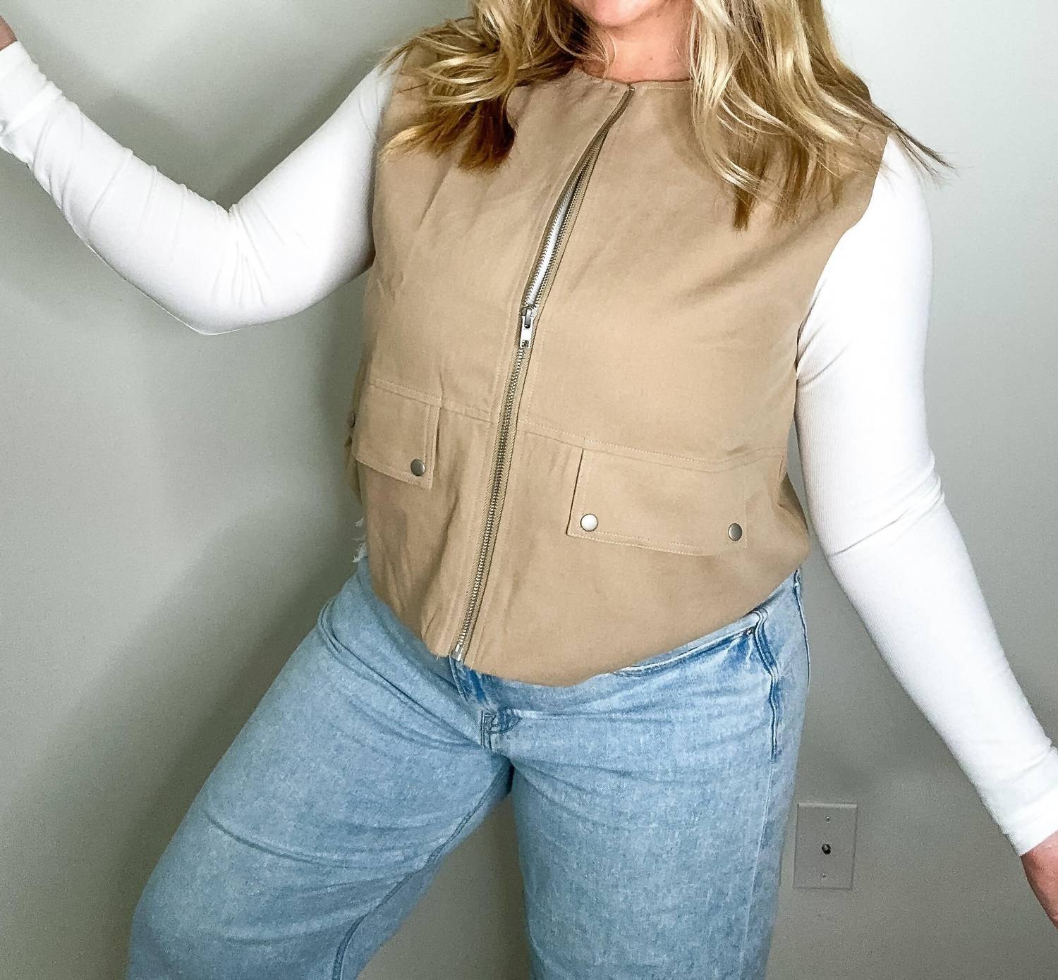 LE LIS Canyon Oversized Cargo Zip Up Vest in khaki - women's jacket - view 4
