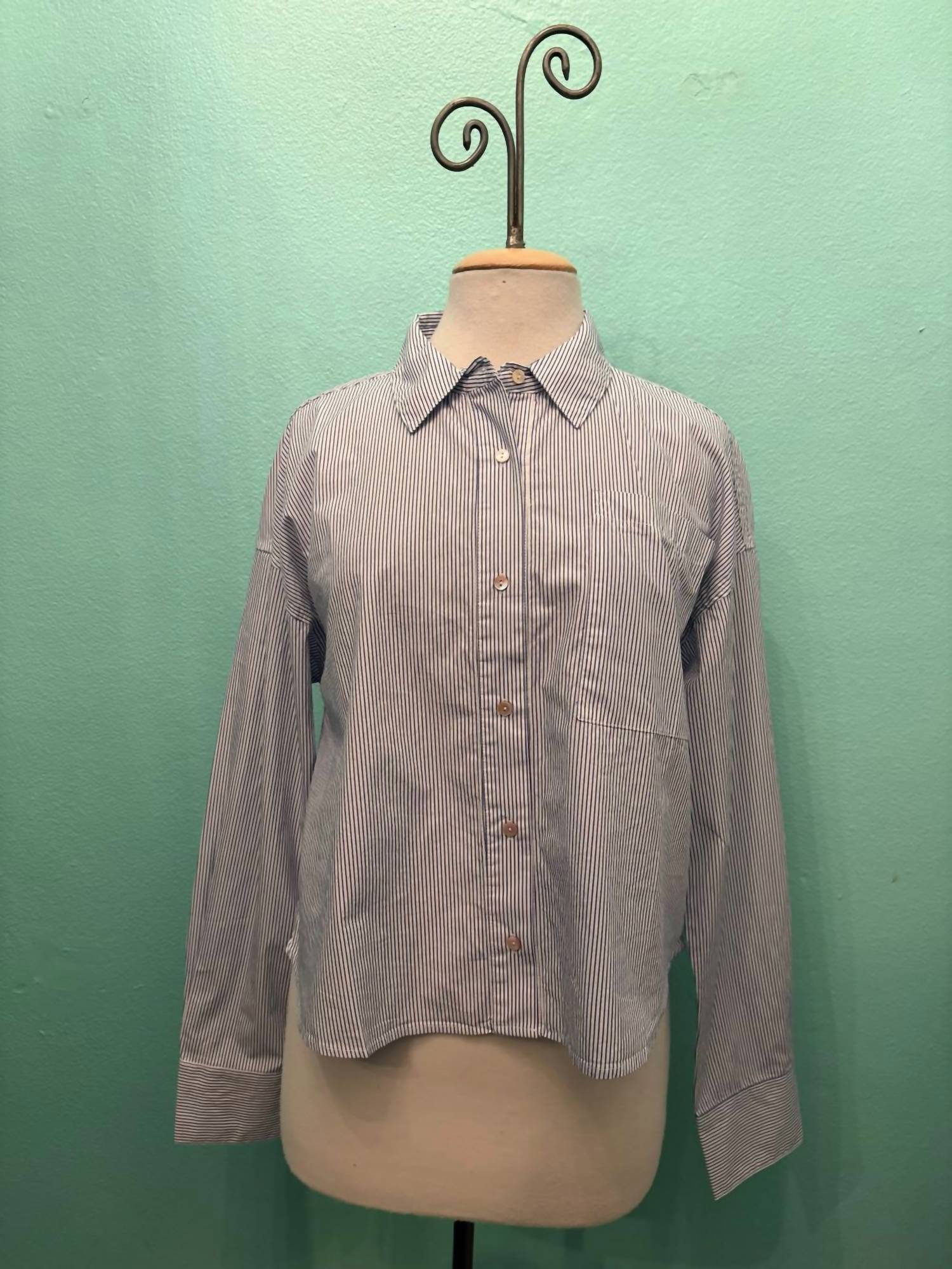 Mododoc - Women's Crop Button Up Shirt