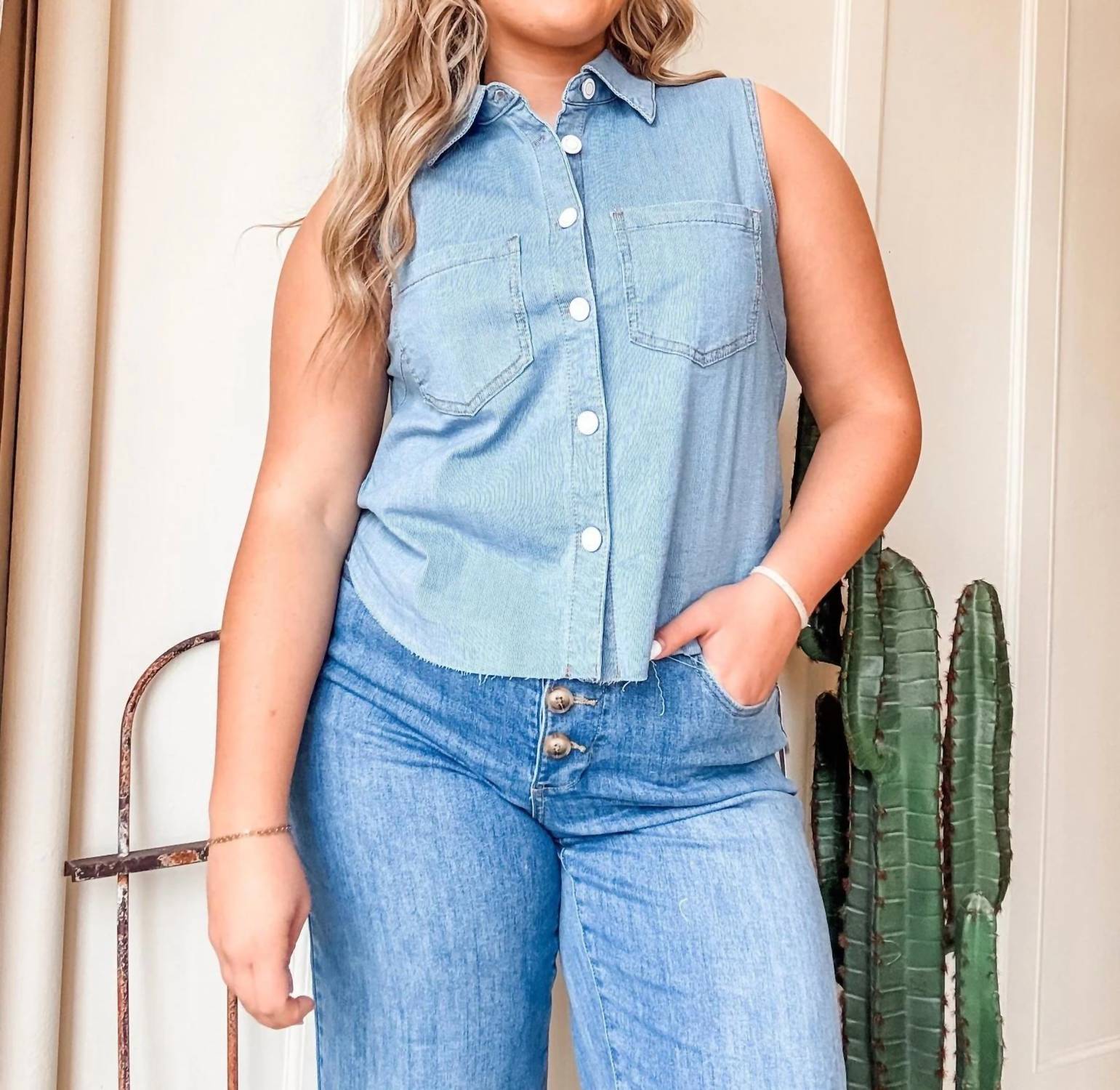 Tribal - Crop Sleeveless Denim Button Down Shirt