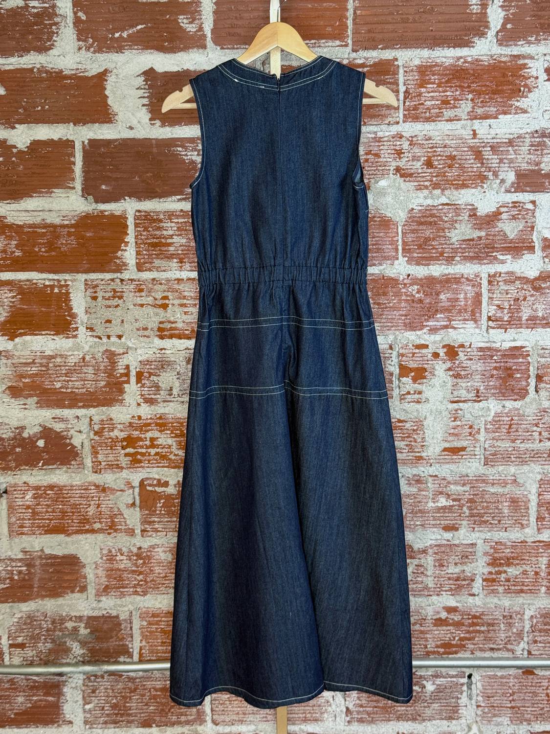 Zoe And Claire - Women's Storyline Denim Midi Dress
