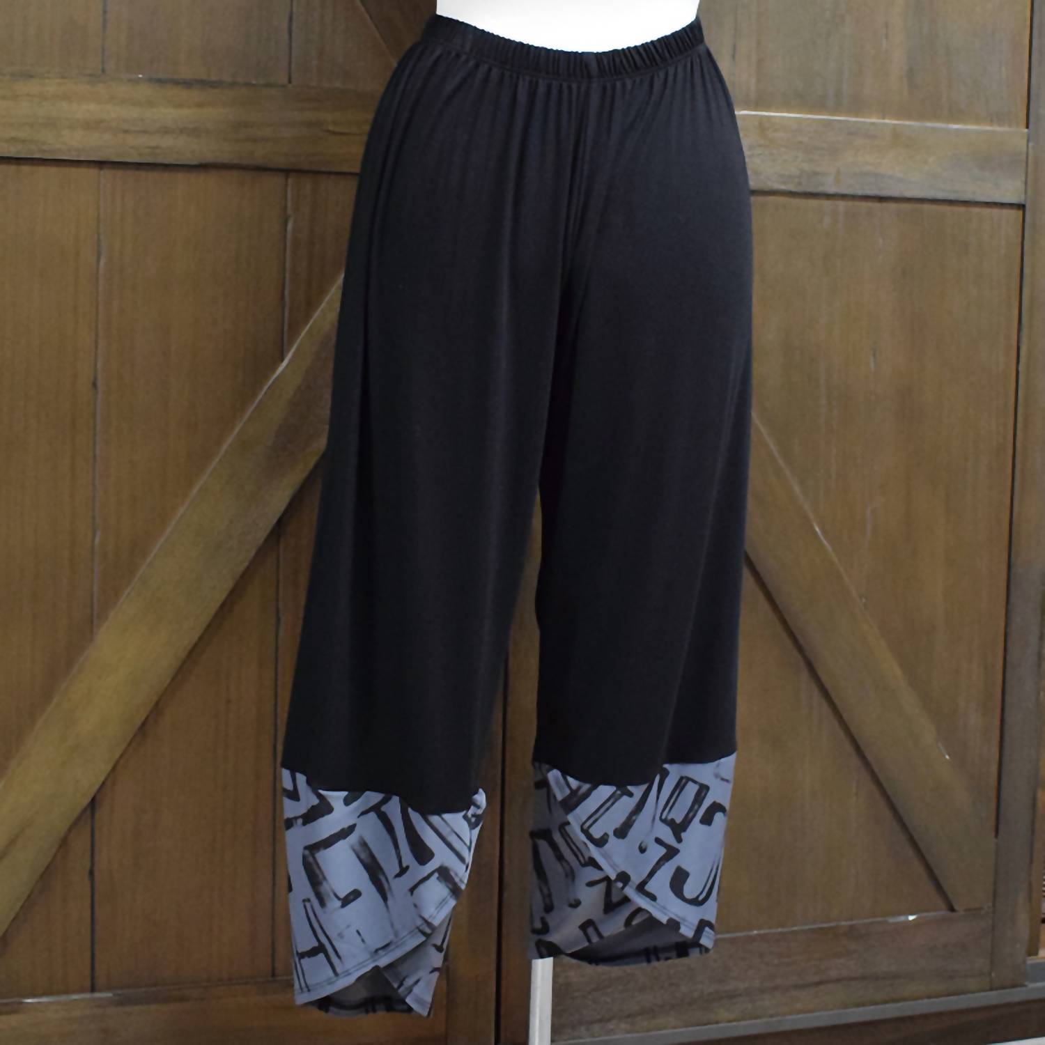 Inoah - Women's Print Ankle Pants