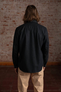 Iron & Resin Men's Reef Shirt in anthracite - men's shirt - detail view