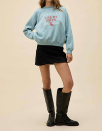 Daydreamer - Kiss My Aspen Shrunken Raglan Sweatshirt