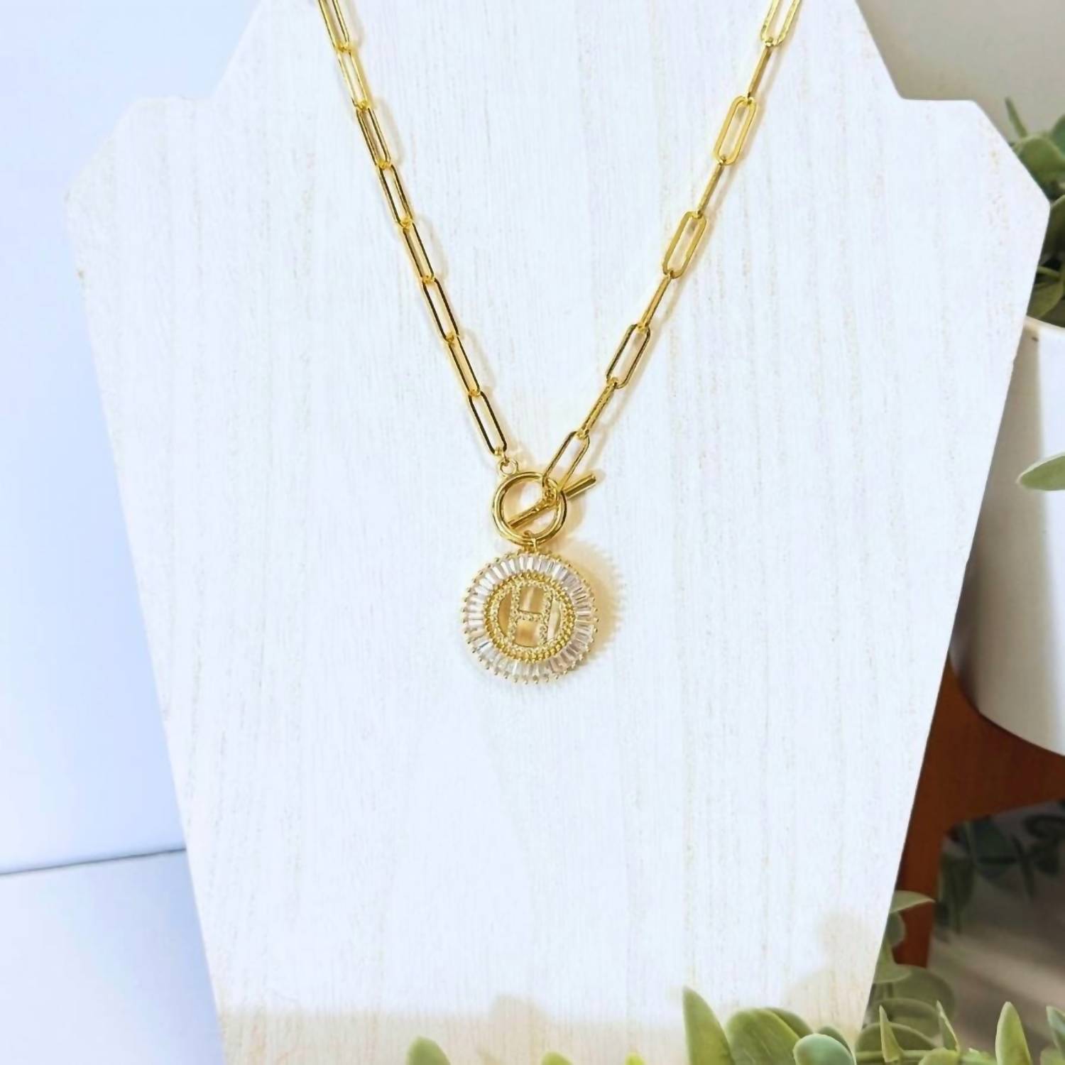 The Sis Kiss Women's Paperclip Radiant Initial Necklace in gold 1 - women's jewelry