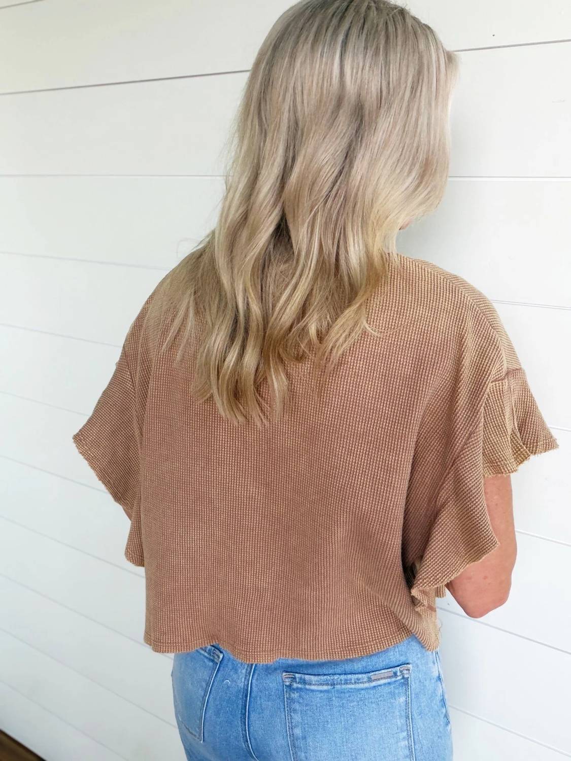 Ee:Some - Women's Waffle Knit Tiered Flutter Sleeve Crop Top