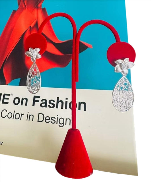 Avenue Chic - Women's Filigree Floral Earrings