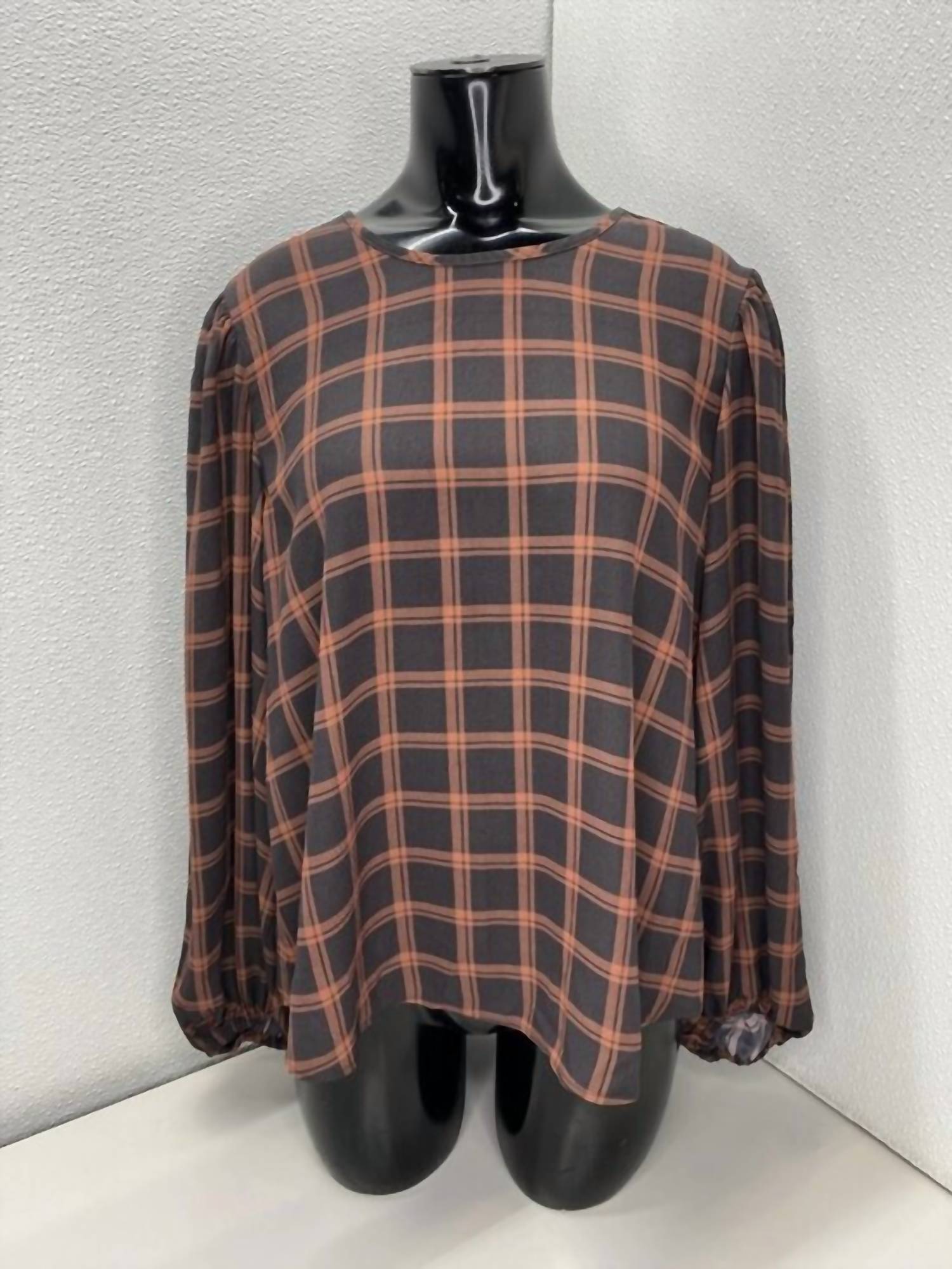 TOCCIN Women’s Grid Puff Sleeve Blouse in black orange - women's blouse