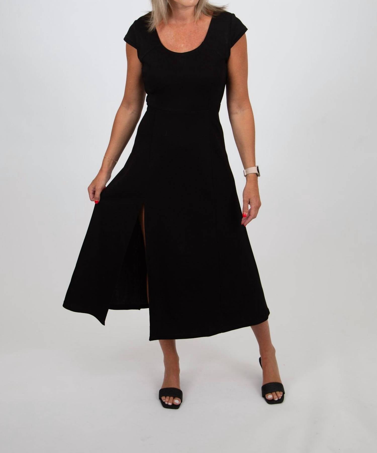 Cozy Casual - Scoop Neck Slit Maxi Dress