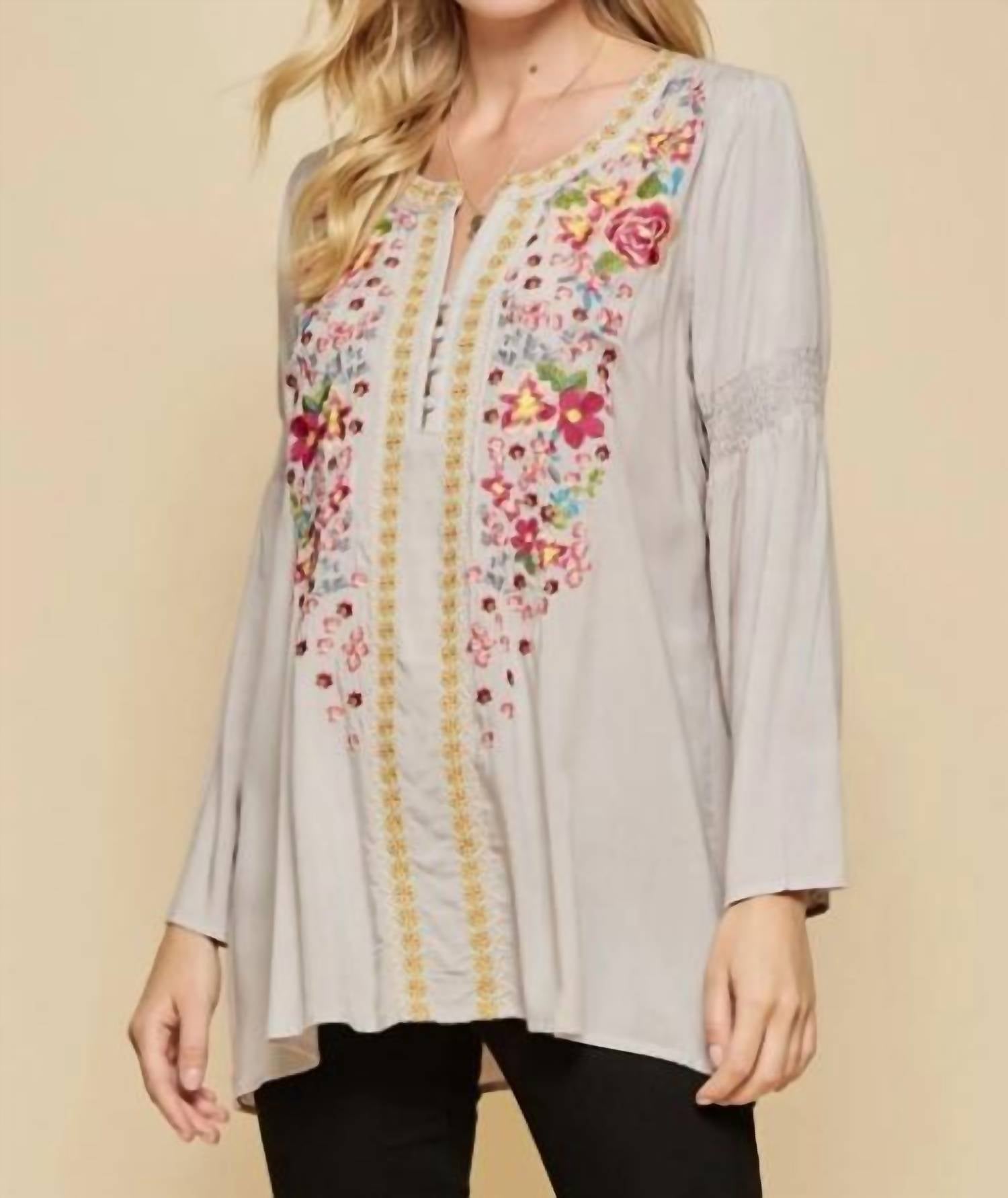 Andree By Unit - Ocho Rios Embroidered Top - Plus