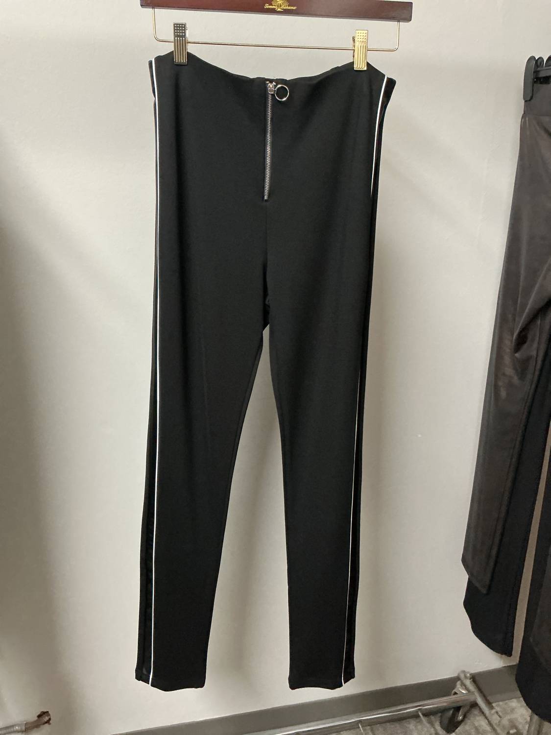 Frank Lyman - Side Stripe Leggings