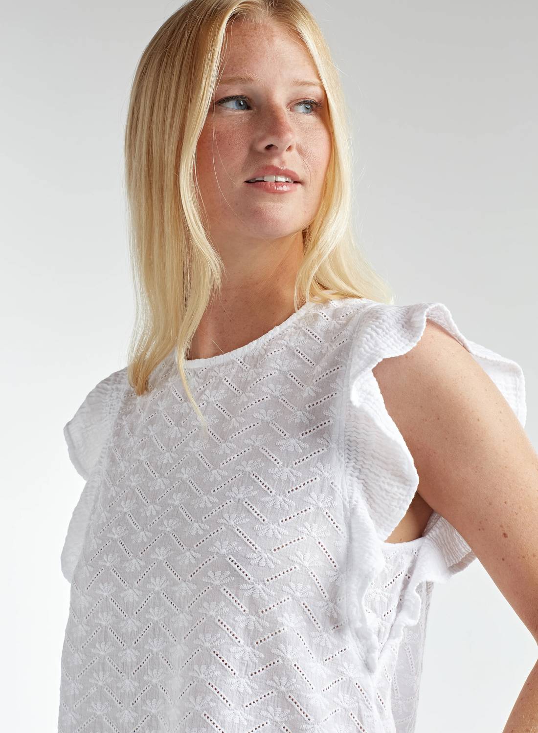 Red Haute - Eyelet Tank With Flutter Sleeve