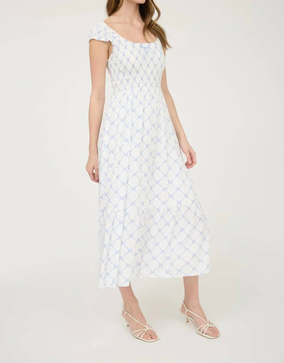 Blu Pepper - Bow Pattern Ruched Midi Dress