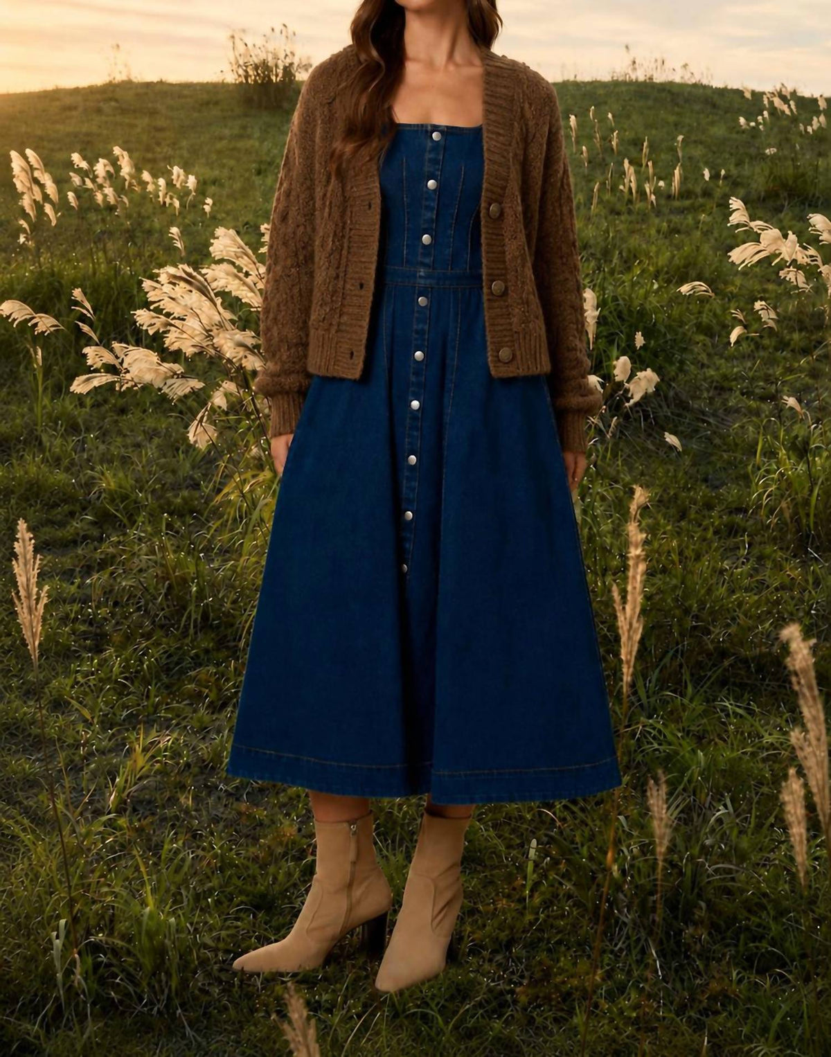 Blu Pepper - BUTTON DOWN SEAM DETAIL MIDI DRESS