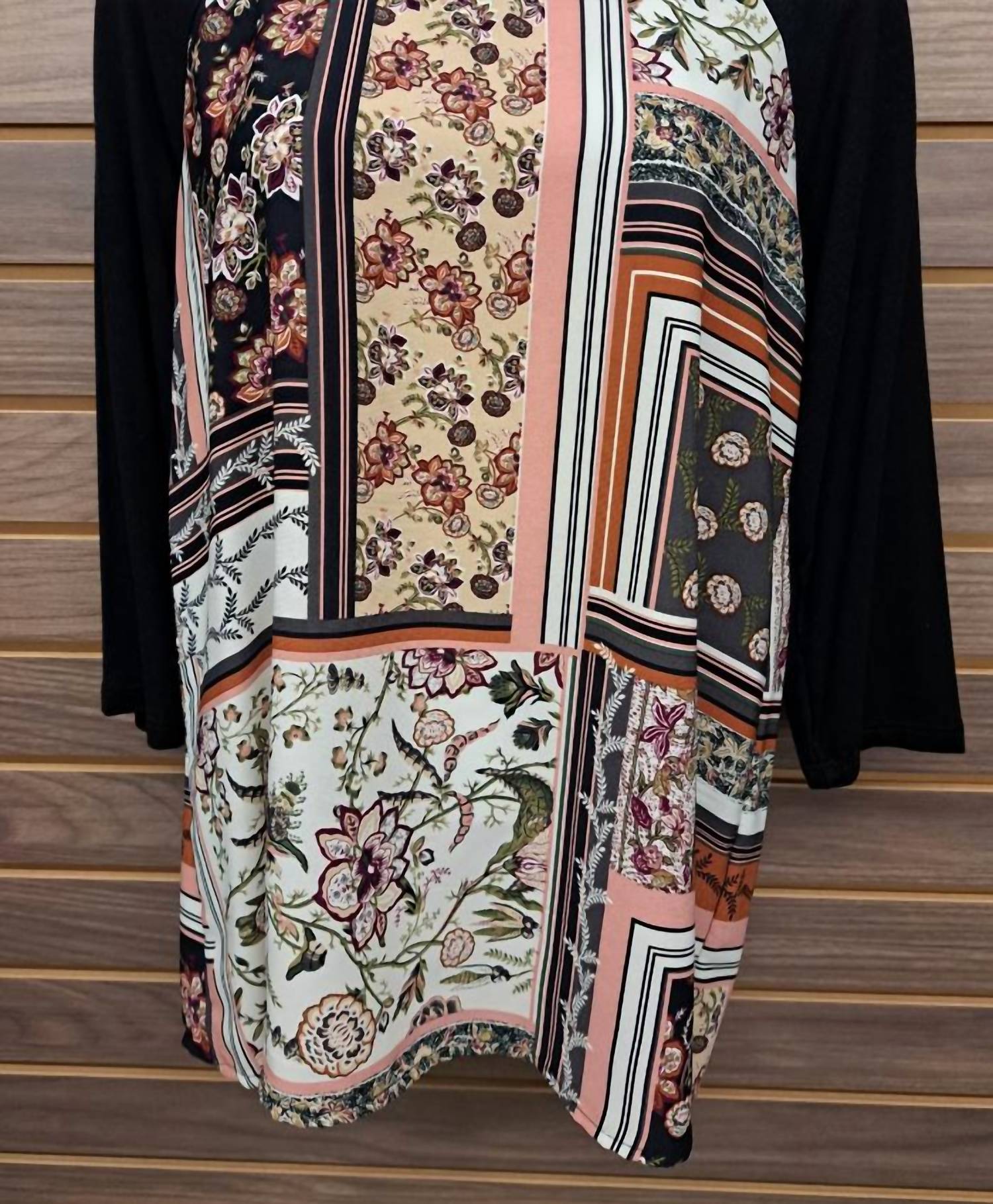 Les Amis - Women's 3/4 Sleeve And Floral Print