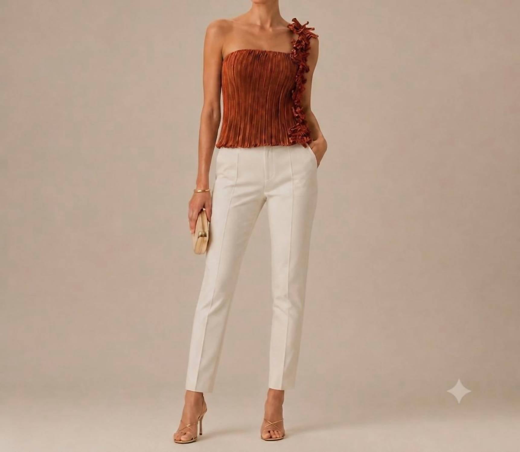 Daphne Valente - Garland Top