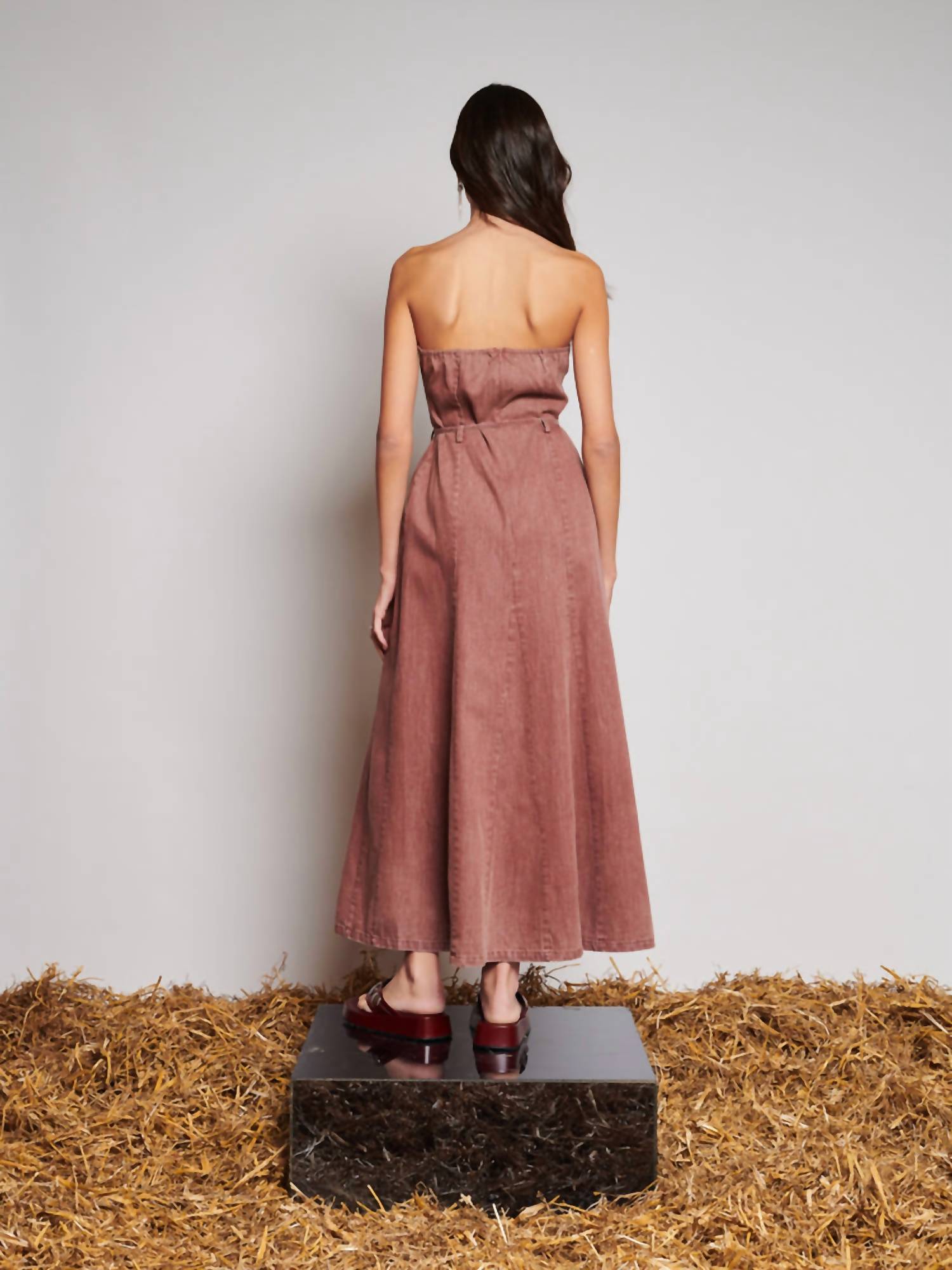 Ghospell - Britt Strapless Denim Midi Dress