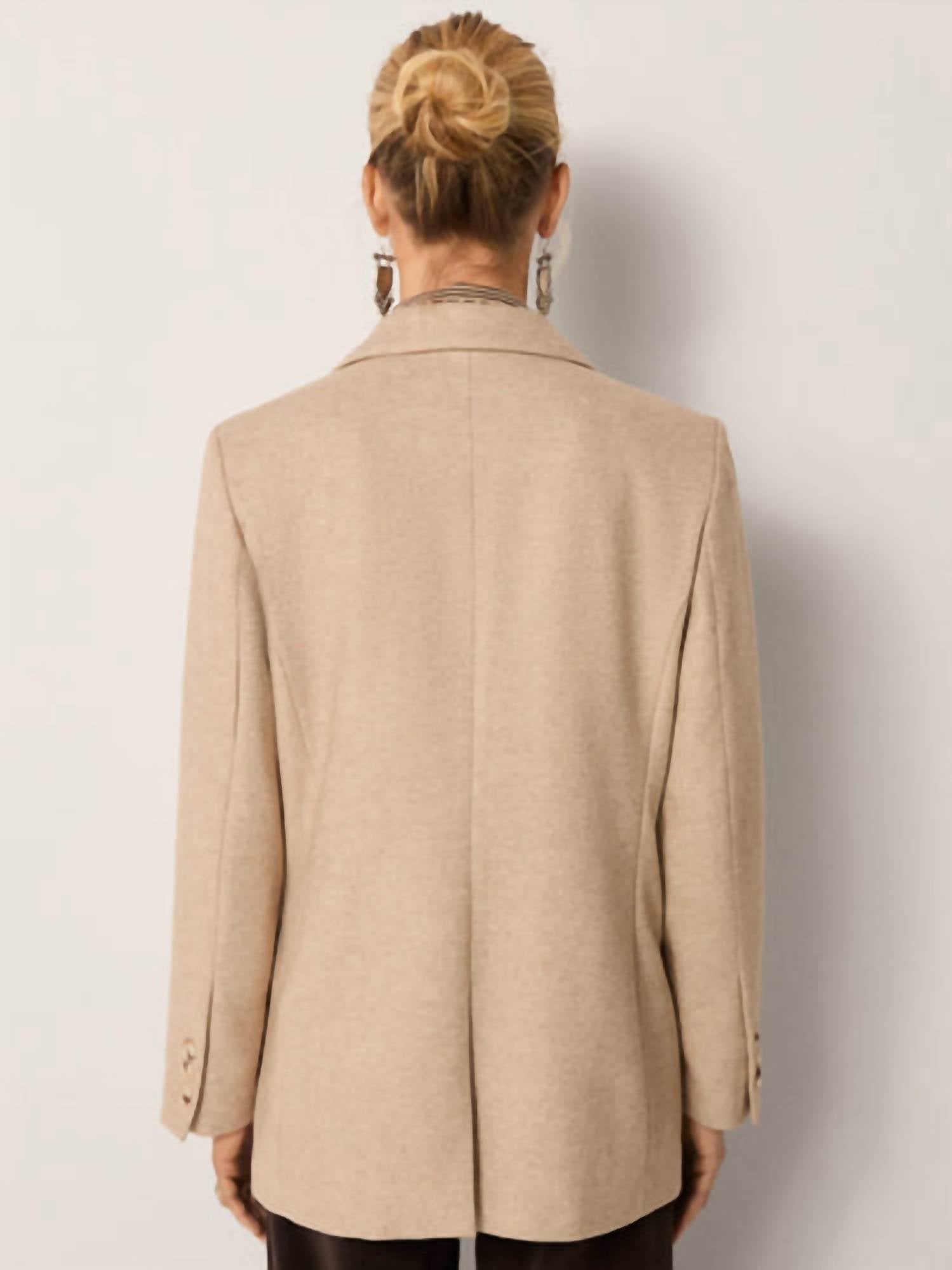 Maison Hotel Anna Blazer in beige - women's jacket - detail view