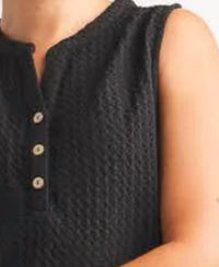 Papillon - Textured Henley Tank