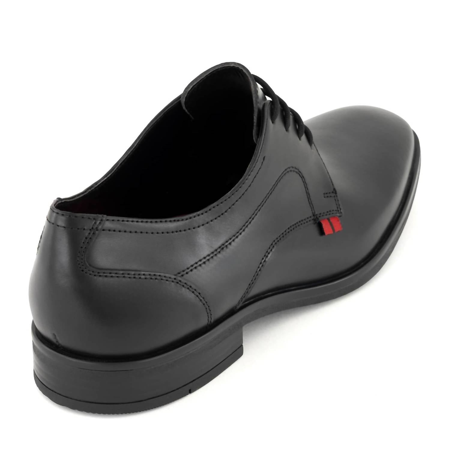 Andrea Men's Leather Oxford Shoes in black - men's shoe - detail view