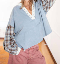 Ee:Some - Stitched in Style Contrast Top