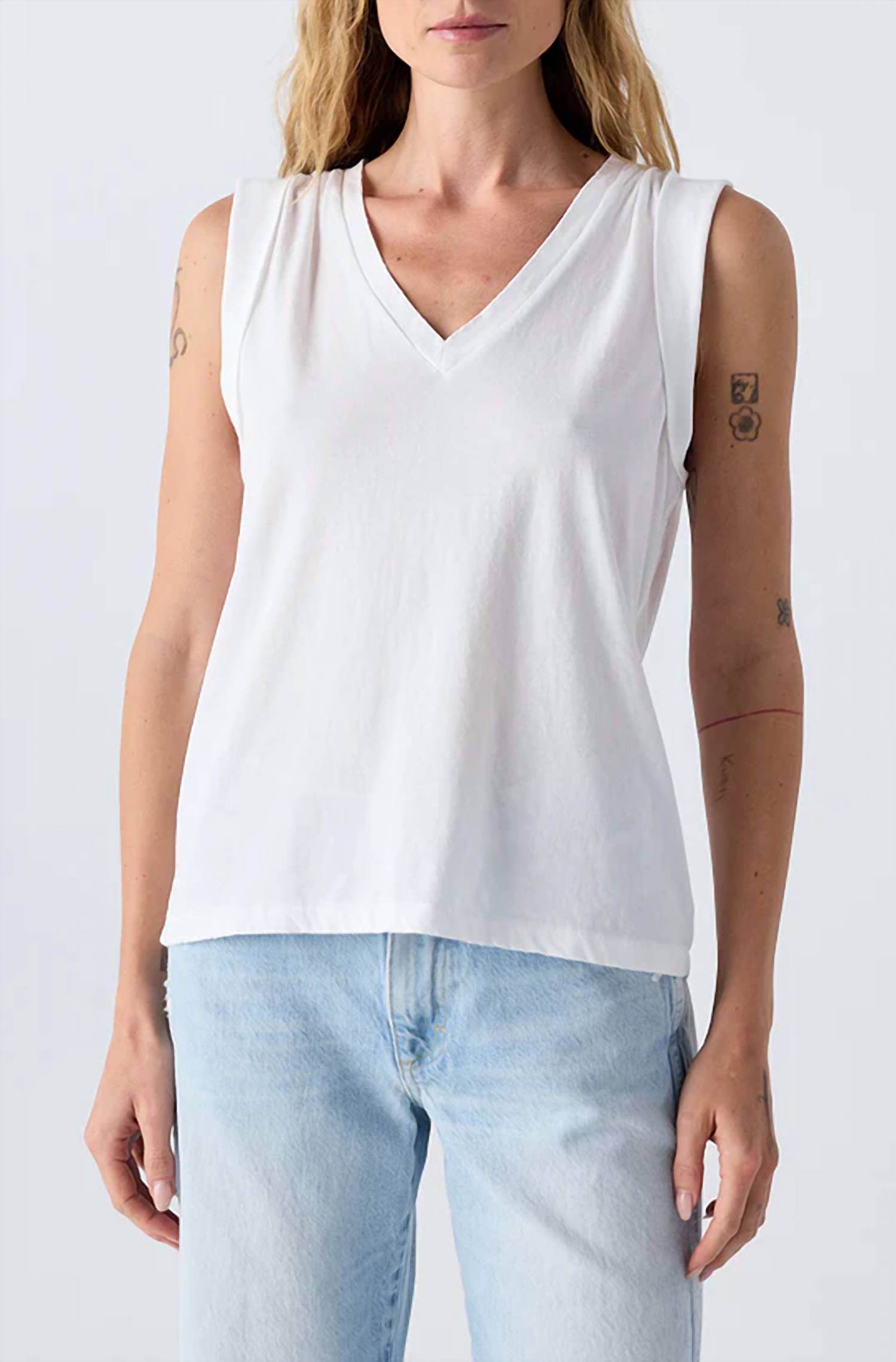 Amo - Dona Sleeveless Tee