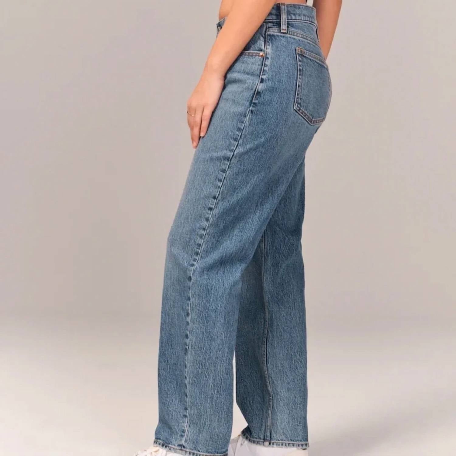 Abercrombie & Fitch - Curve Love Low Rise 2000s Baggy Jean