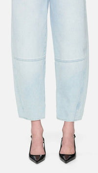 Frame - Twisted Barrel Mid Rise Jeans