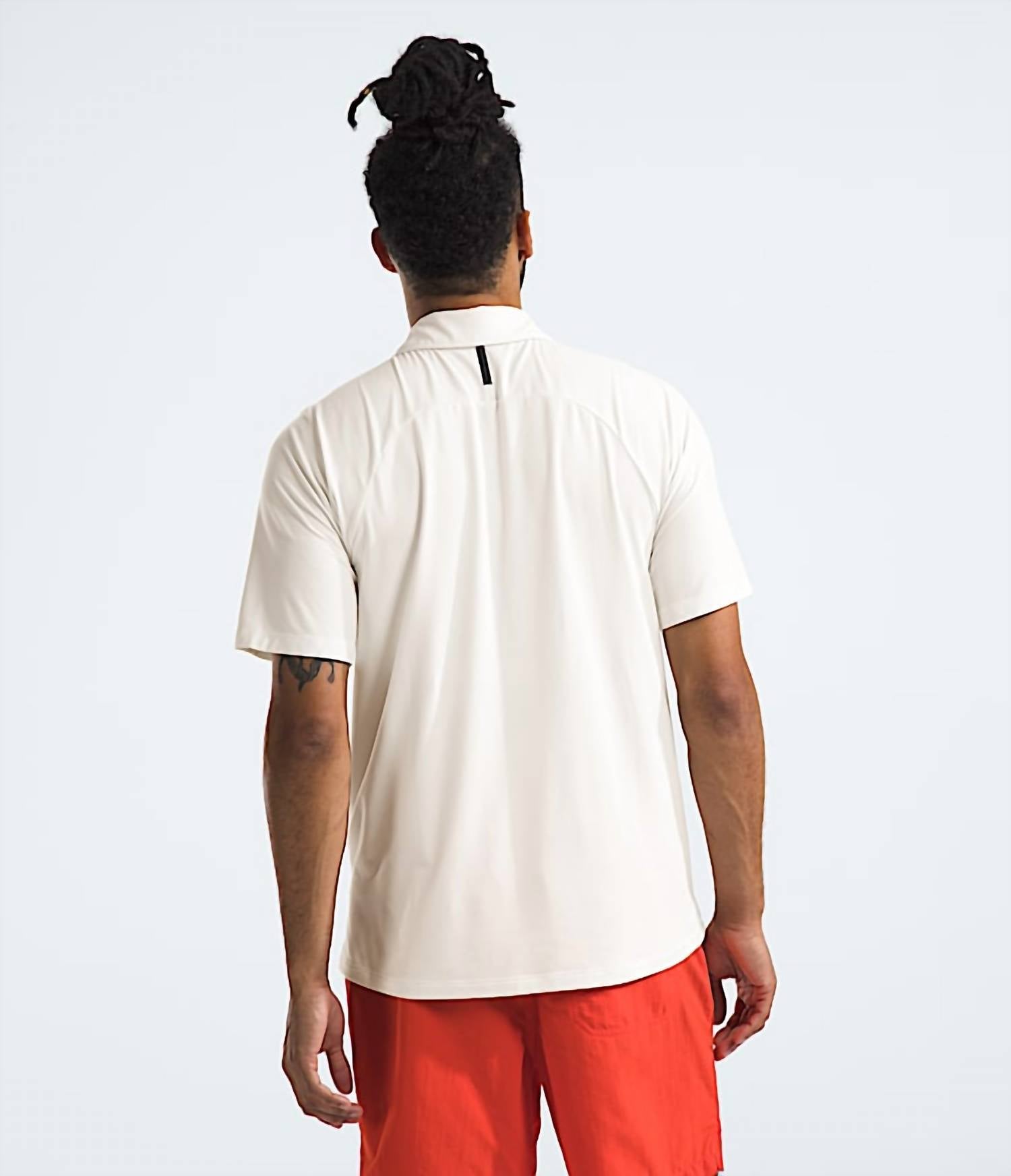 THE NORTH FACE Sky Polo Shirt in white dune - men's shirt - detail view