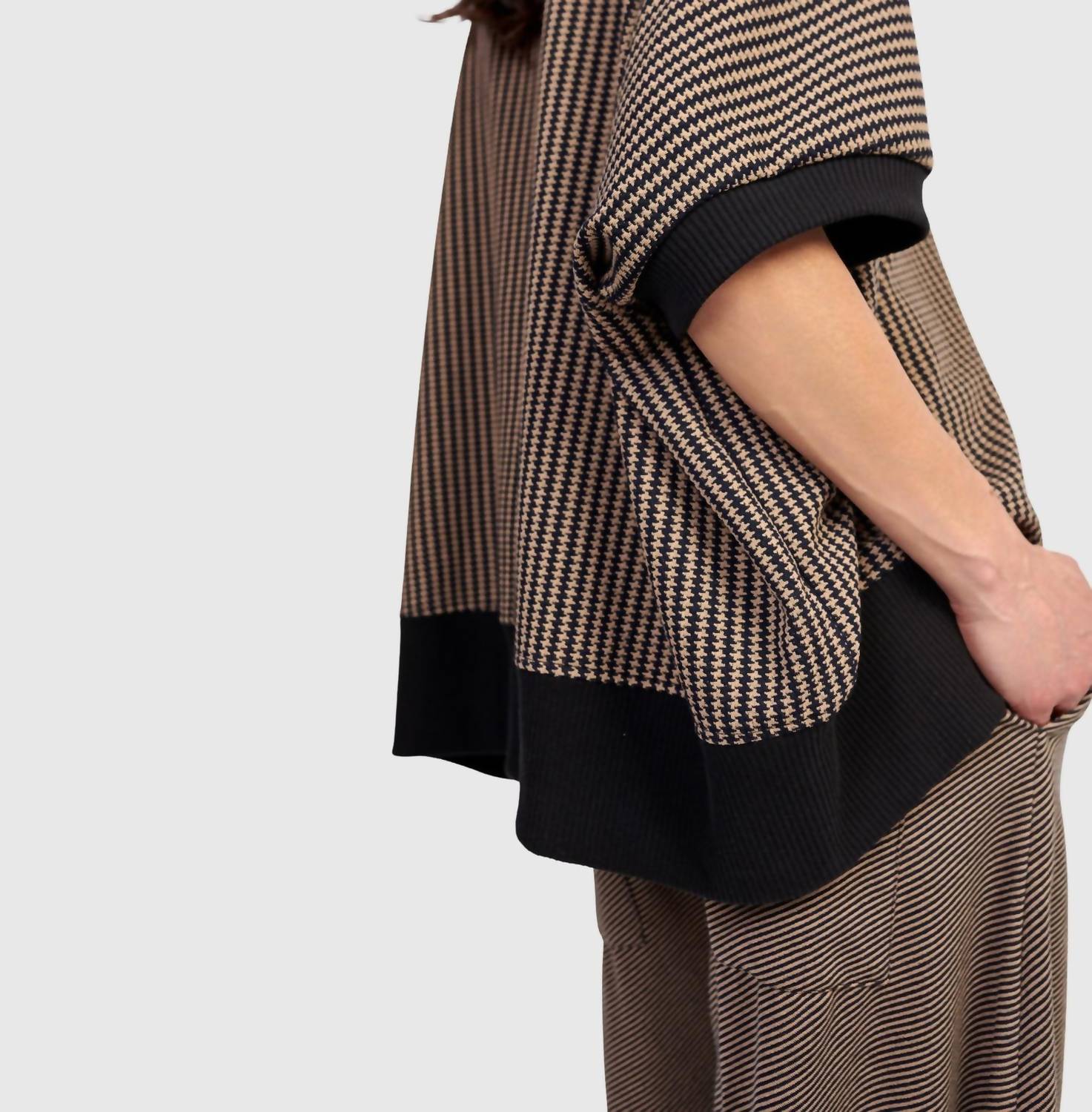 Alembika - Yetta Rounded Top
