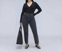 Everlane - The Curvy 90’s Cheeky Straight Jeans